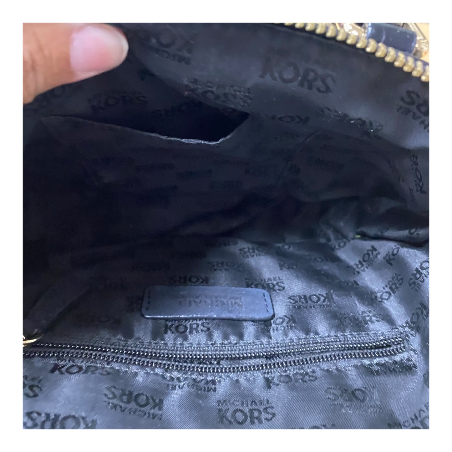 Crossbody Designer By Michael Kors In Black, Size:Medium