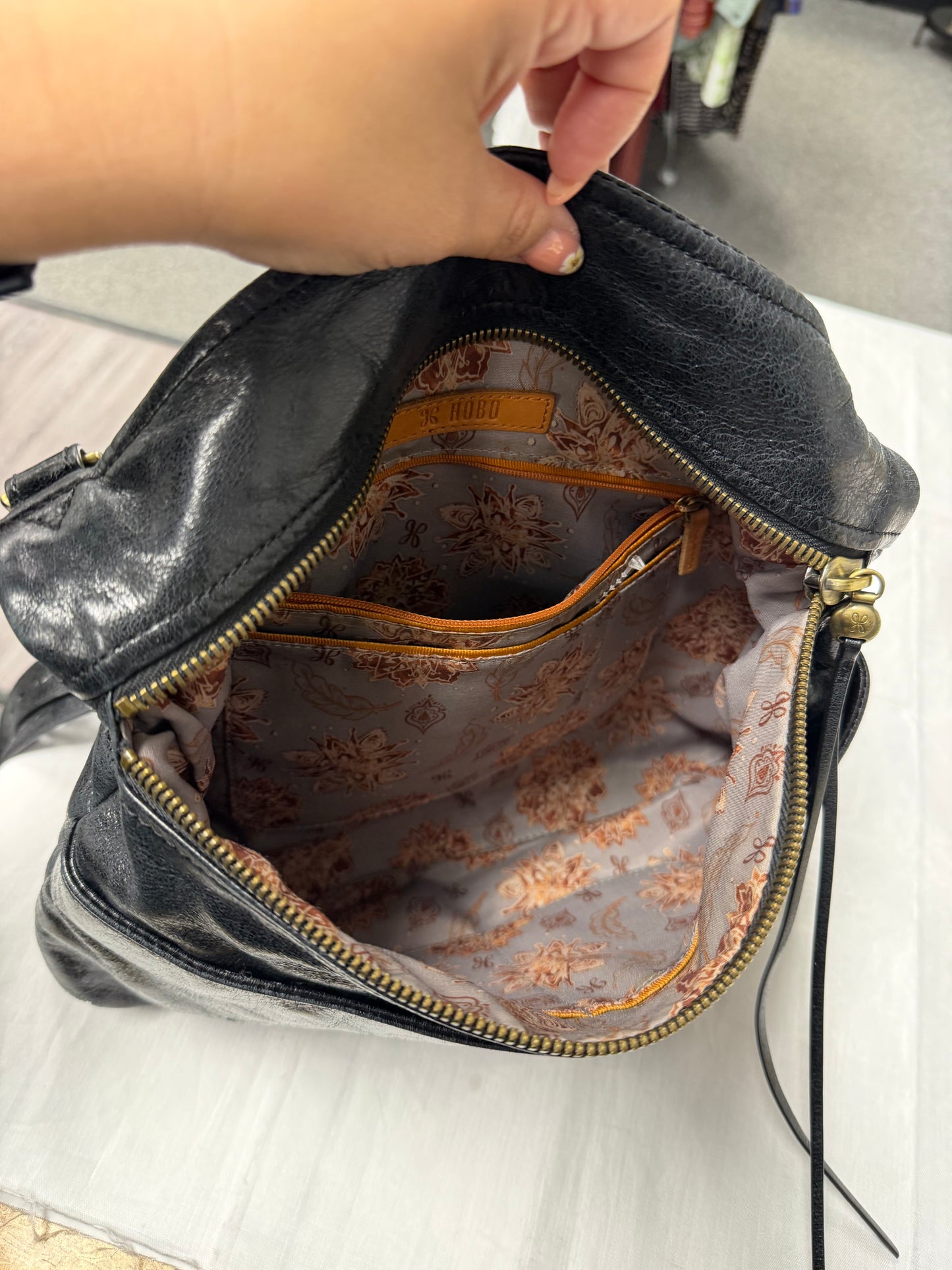 Crossbody Leather By Hobo Intl In Black, Size:Medium