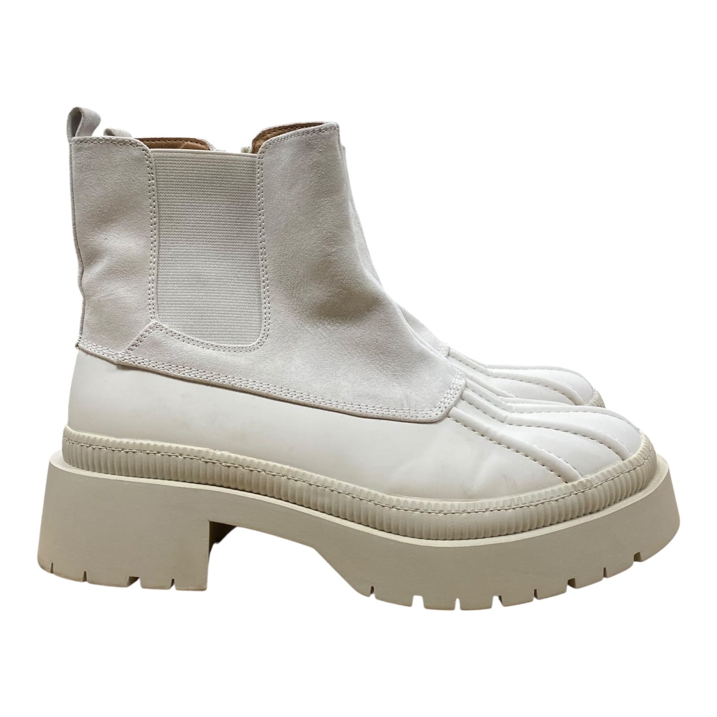 Boots Ankle Flats By Universal Thread In White, Size:8.5