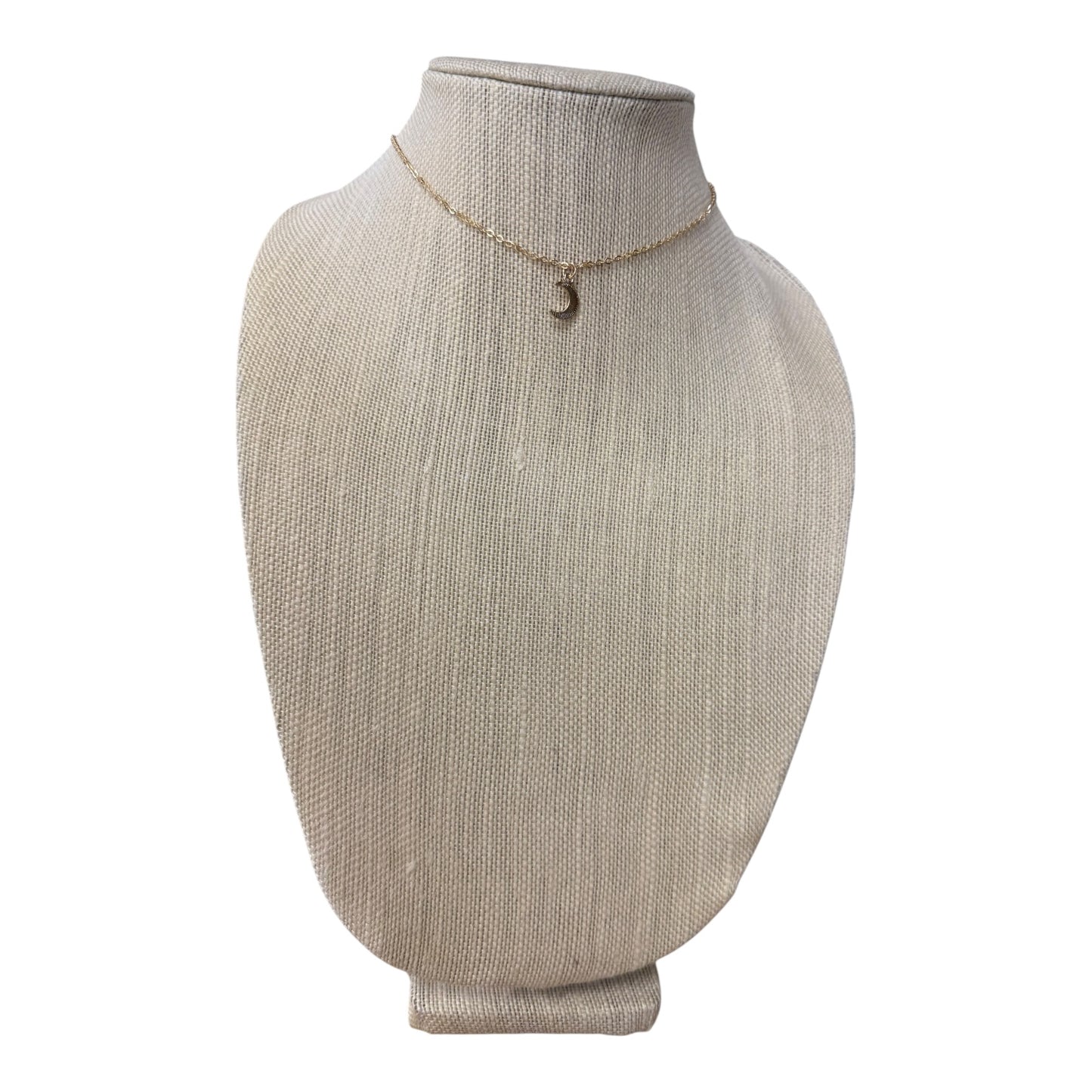 Necklace Charm By Clothes Mentor In Gold