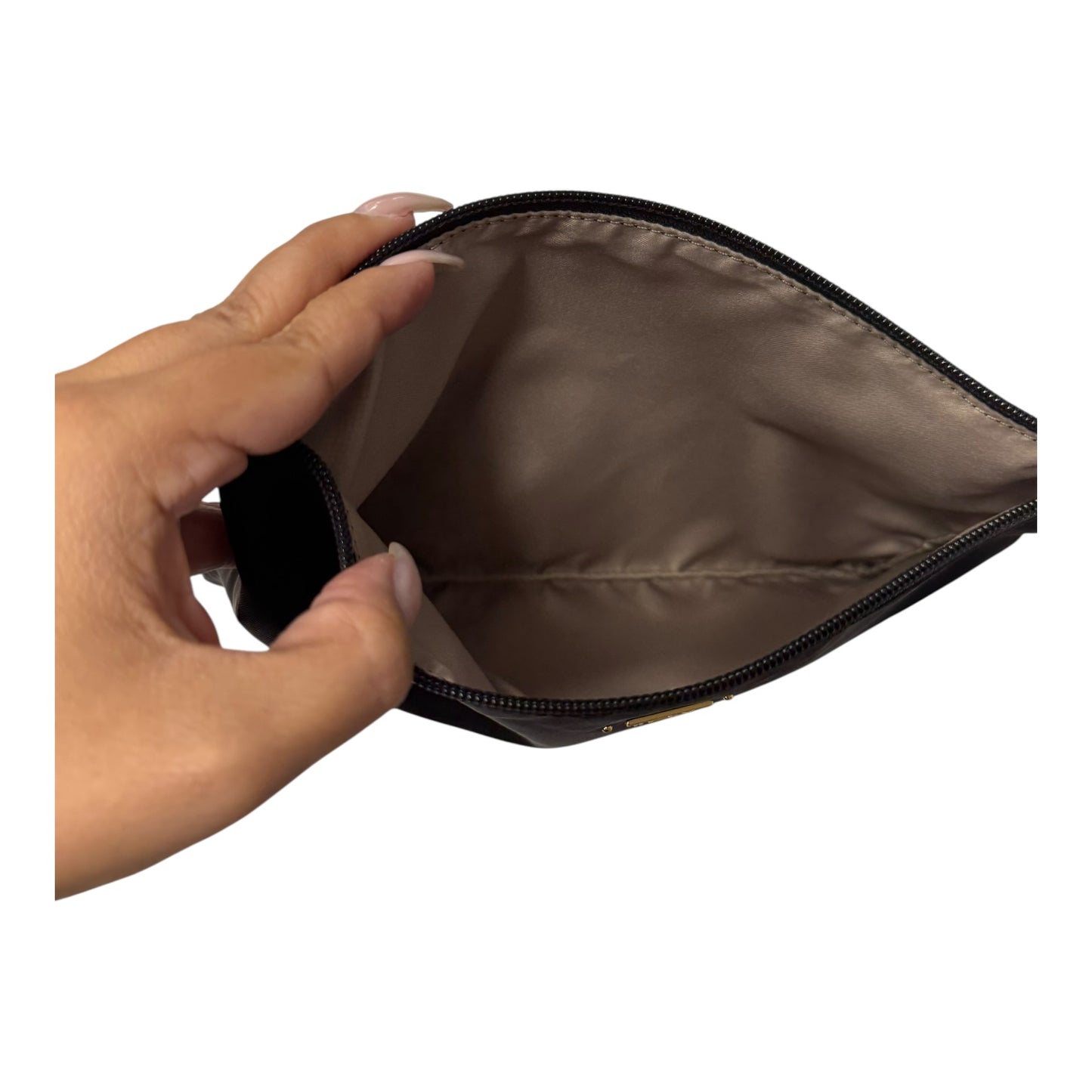 Makeup Bag Designer By Tumi In Black, Size:Medium