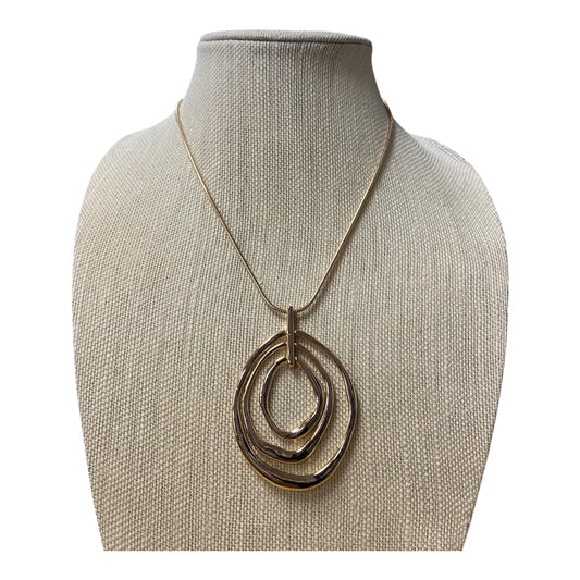 Necklace Pendant  In Gold