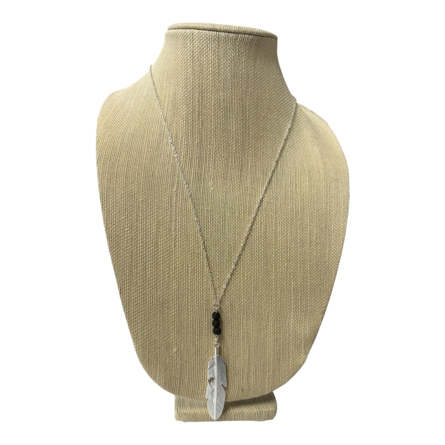 Necklace Charm By Clothes Mentor In Silver
