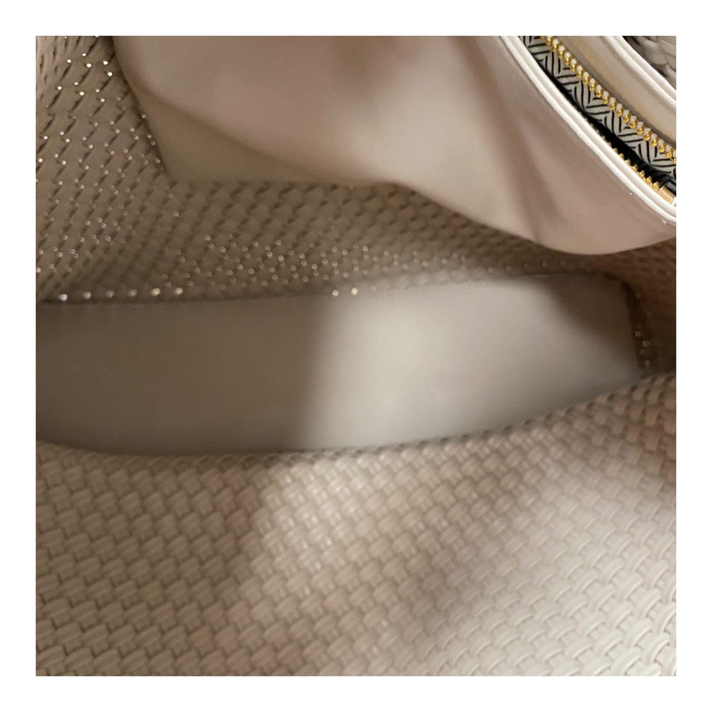 Tote By Cmc In Ivory, Size:Medium