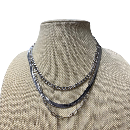 Necklace Layered  In Silver