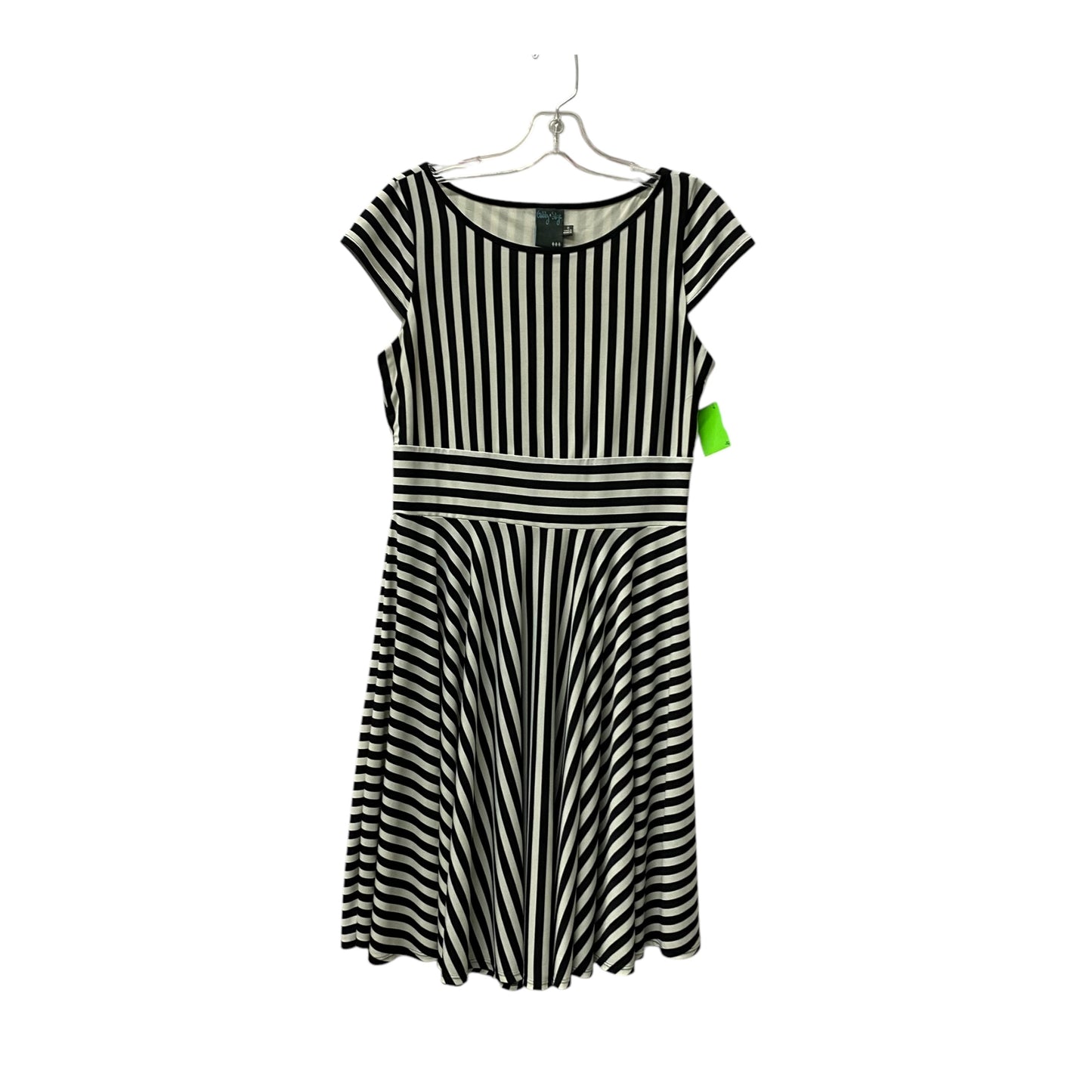 Dress Casual Short By Gabby Skye In Black, Size:8