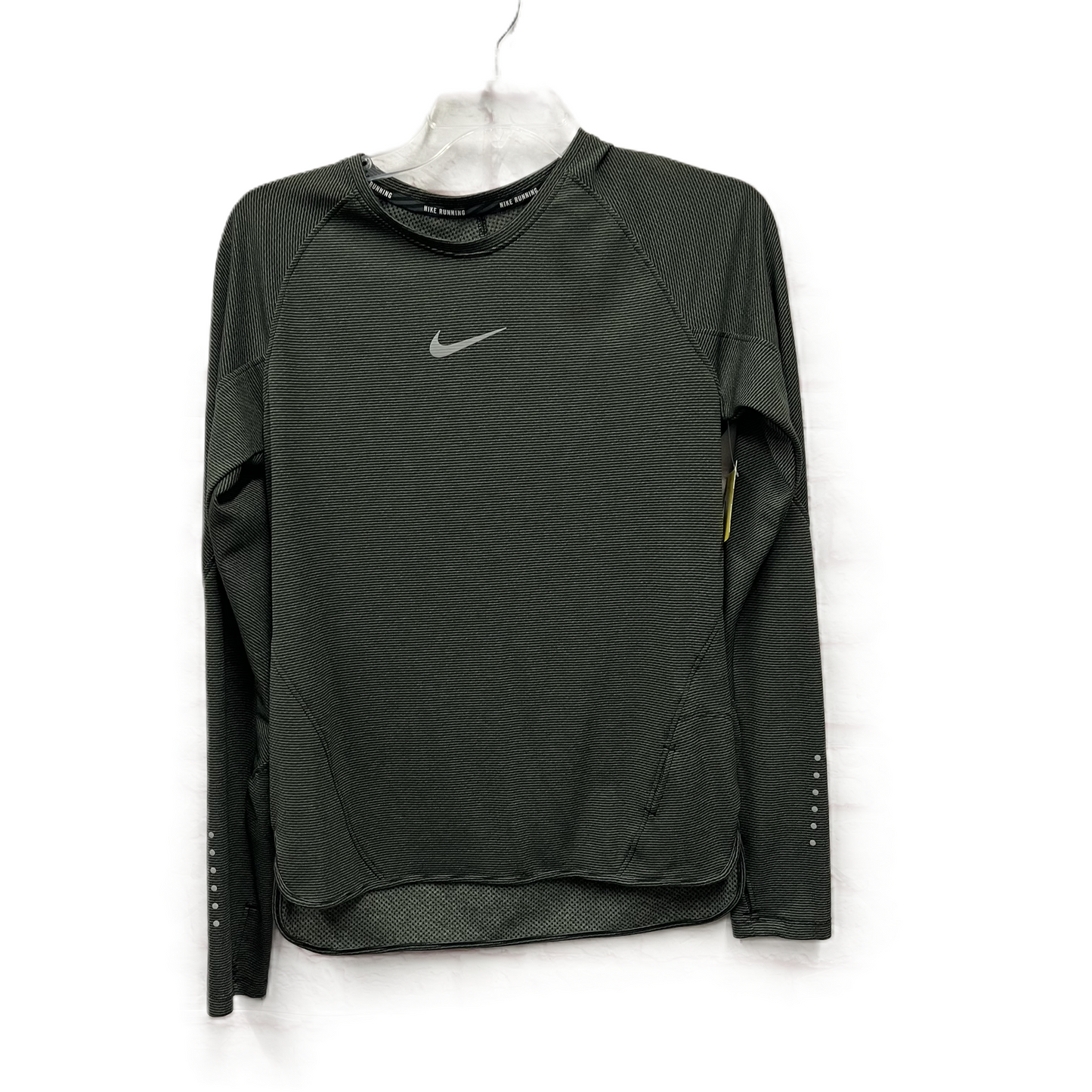 Athletic Top Long Sleeve Crewneck By Nike Apparel In Green, Size: M