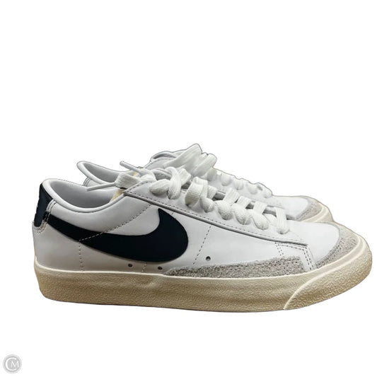 Shoes Sneakers By Nike In White, Size: 6.5