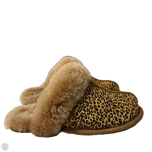 Slippers Designer By Ugg In Brown, Size: 7