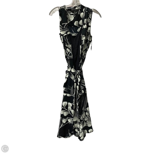 Dress Casual Short By White House Black Market In Black & White, Size: S