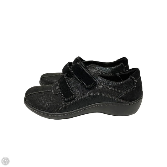 Shoes Flats By Clarks In Black, Size: 5