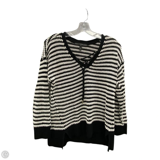 Sweater By White House Black Market In Black & White, Size: S