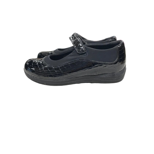 Shoes Flats By Drew In Black, Size: 11