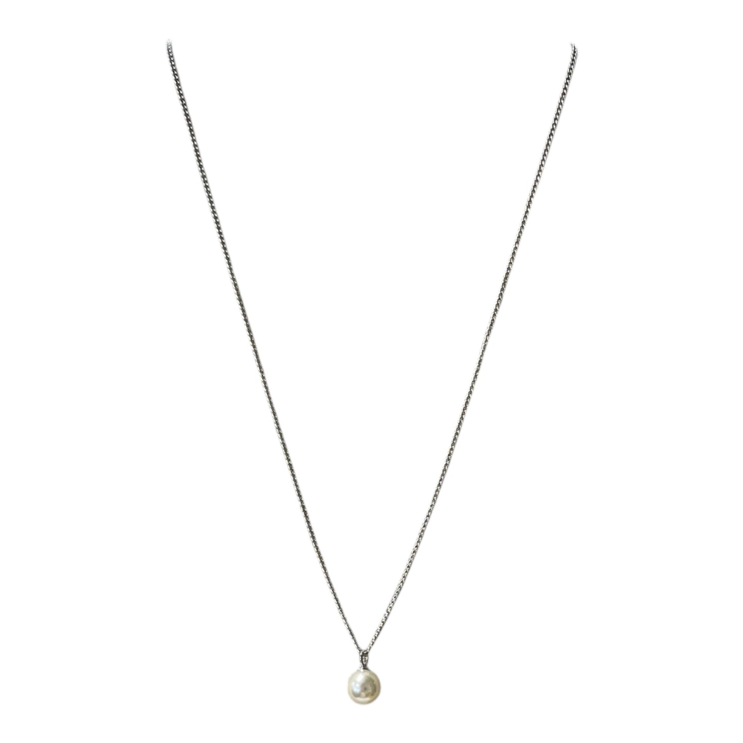 Necklace Pendant By Clothes Mentor In White