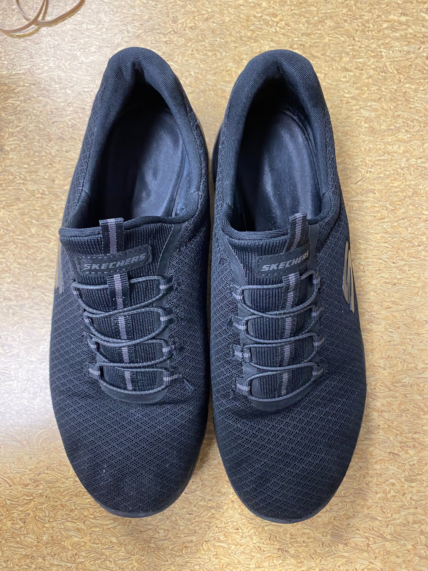 Shoes Athletic By Skechers In Black, Size:8.5