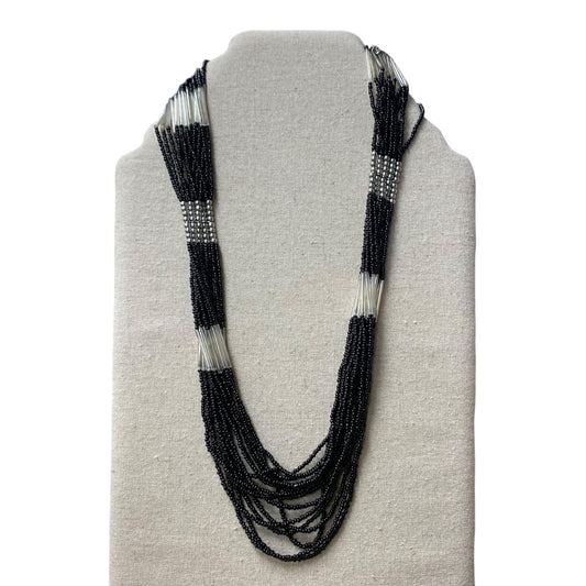Necklace Other  In Black & White