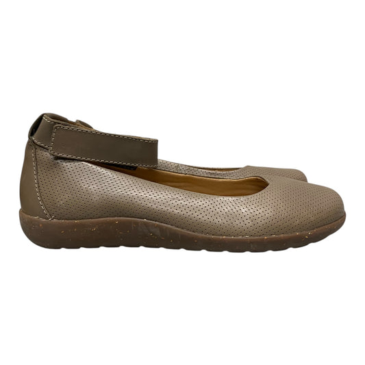 Shoes Flats By Clarks In Tan, Size:9.5