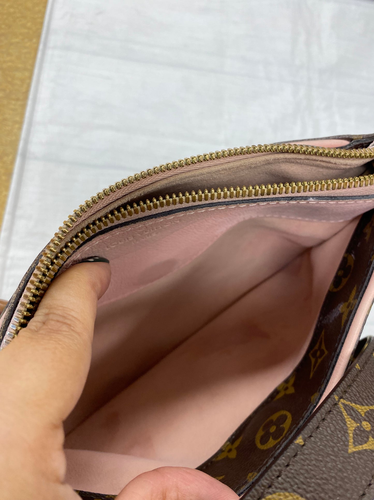 Handbag Luxury Designer By Louis Vuitton In Pink, Size:Small