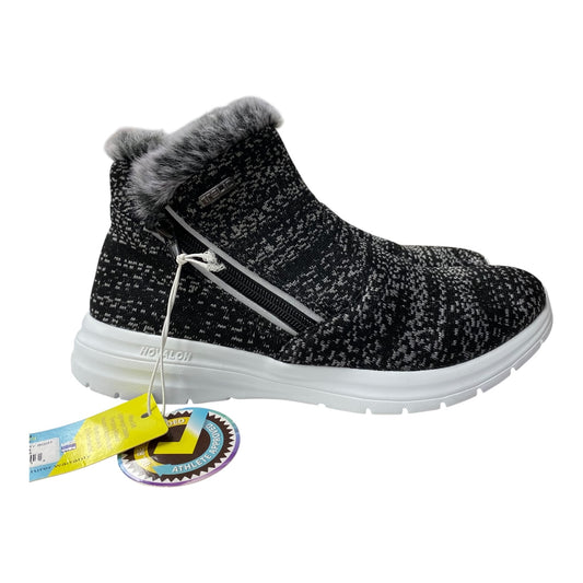 Shoes Athletic By telic In Black & White, Size:8