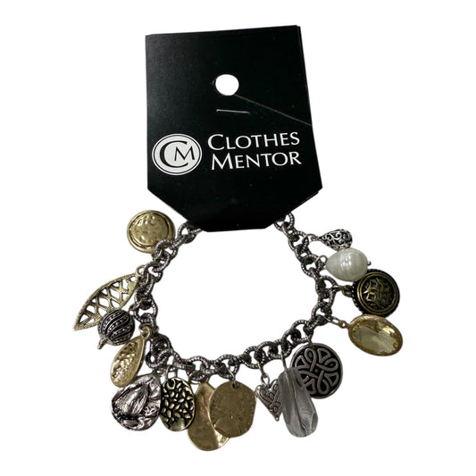 Bracelet Charm  In Gold & Silver