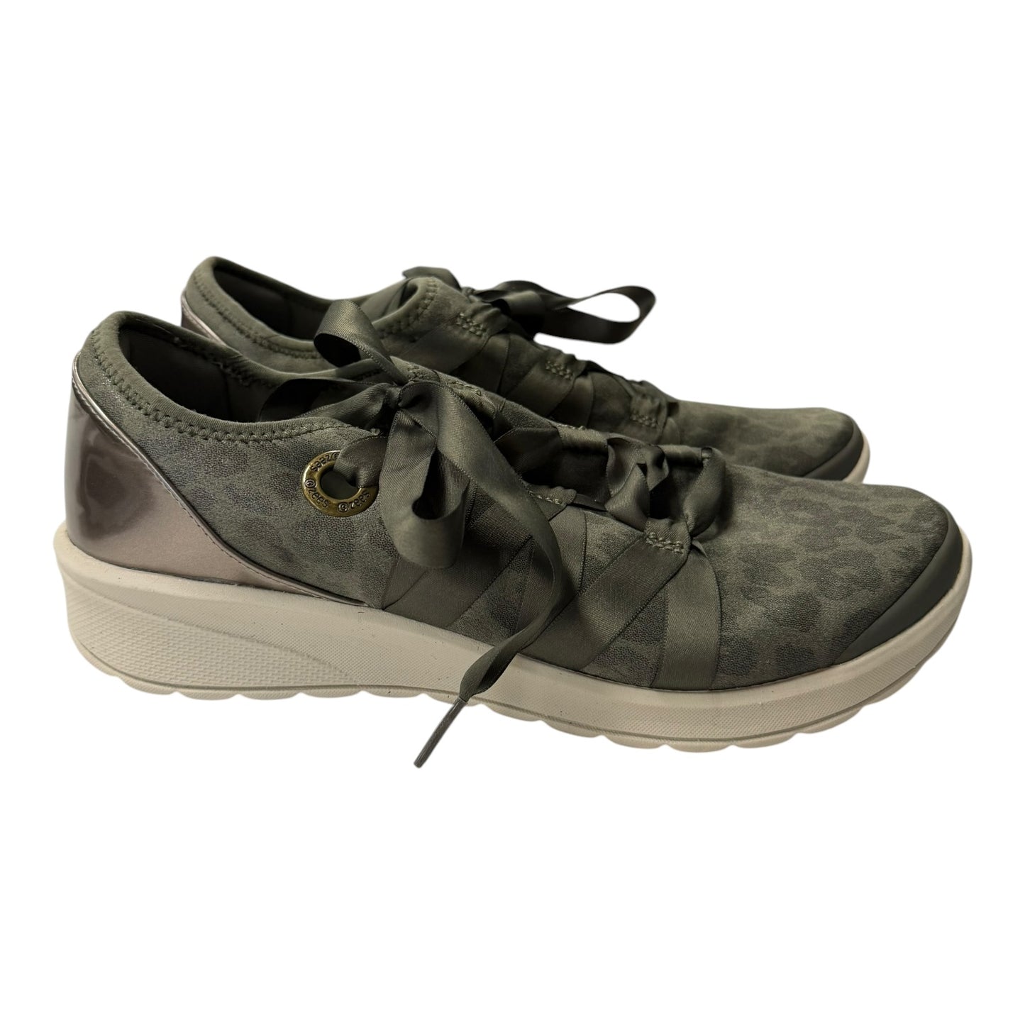 Shoes Sneakers By Bzees In Green, Size:9