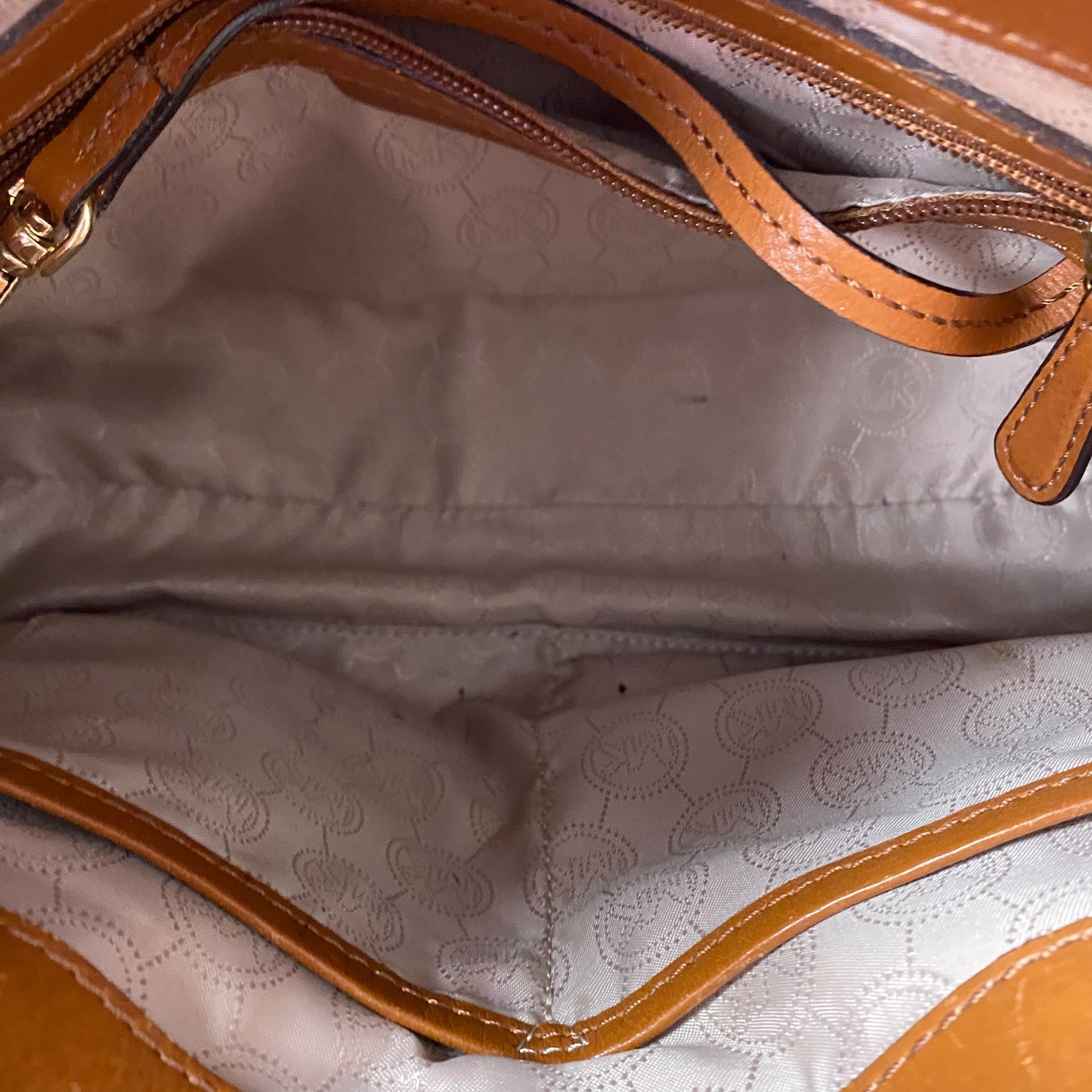 Handbag Designer By Michael Kors In Cream, Size:Medium