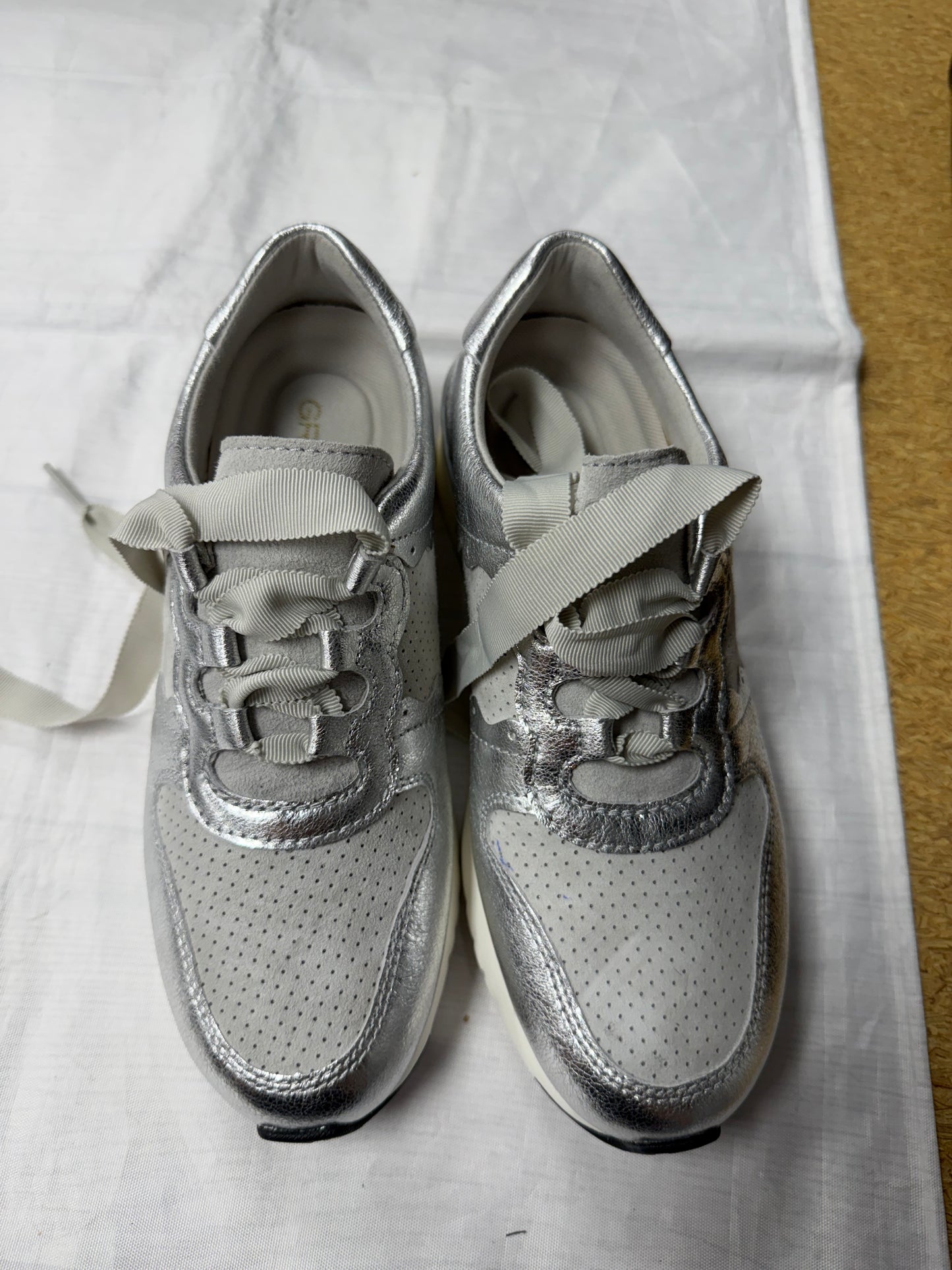 Shoes Athletic By Cole-Haan In Silver, Size:5