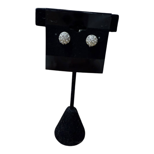 Earrings Stud In Silver