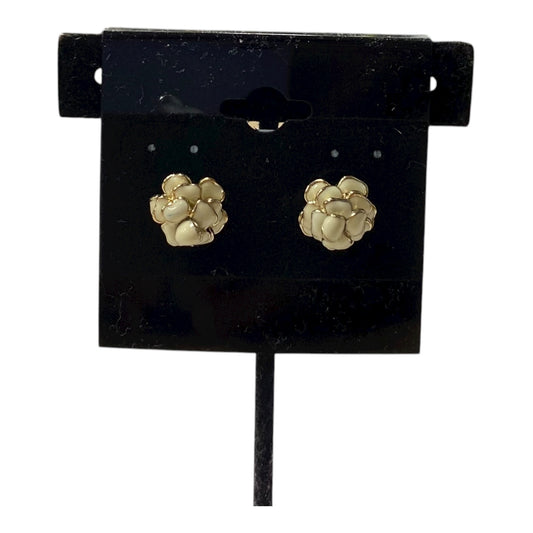 Earrings Stud  In Ivory