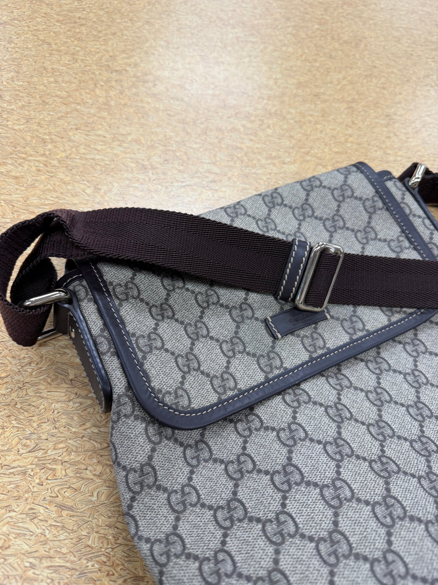 Crossbody Luxury Designer By Gucci In Brown, Size:Medium