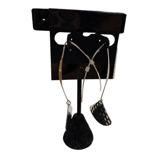 Earrings Dangle/Drop By Cme In Silver