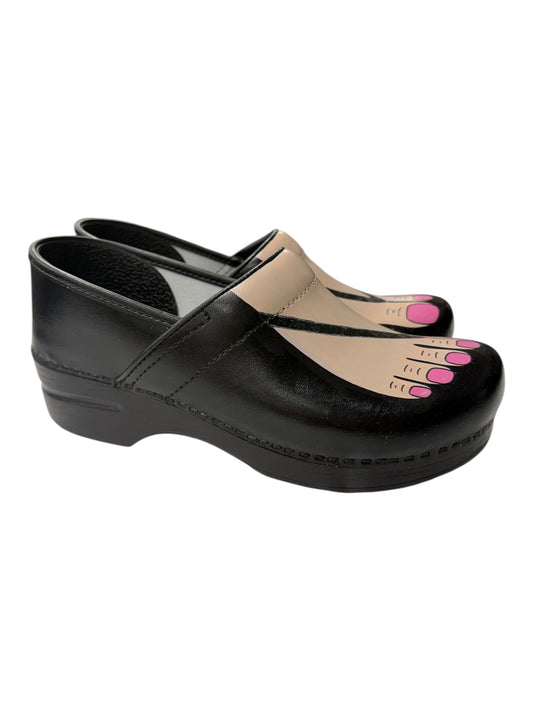 Shoes Flats By Dansko In Black, Size:9.5
