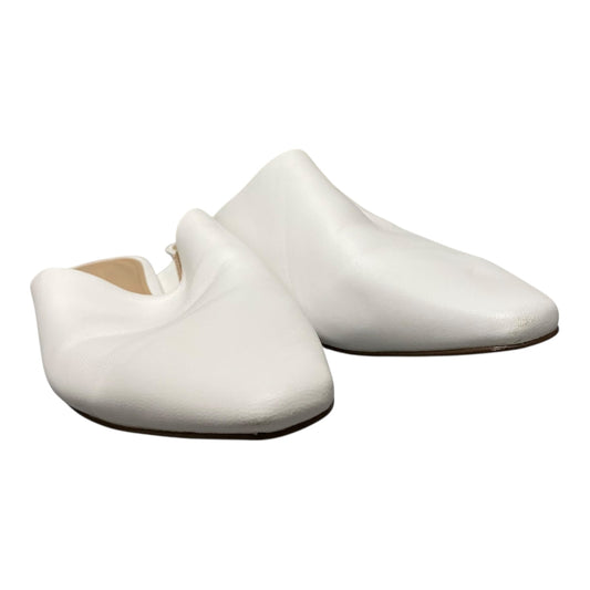 Shoes Flats By Banana Republic In White, Size:10