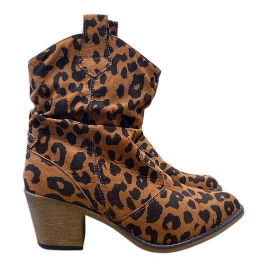 Boots Ankle Flats By Charles and Albert In Animal Print, Size:8