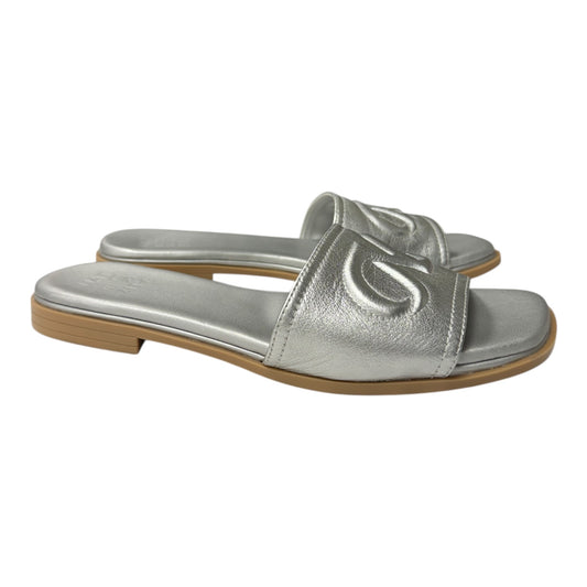 Sandals Flats By Naturalizer In Silver, Size:8.5