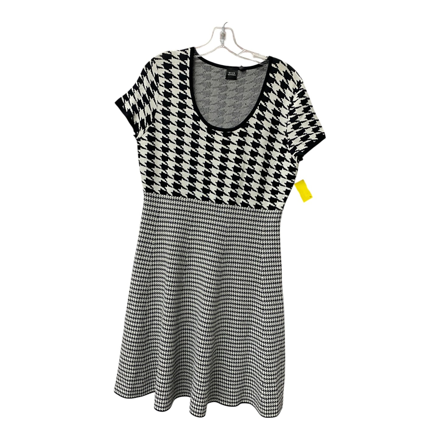 Dress Casual Short By Saks Fifth Avenue In Black & White, Size:L