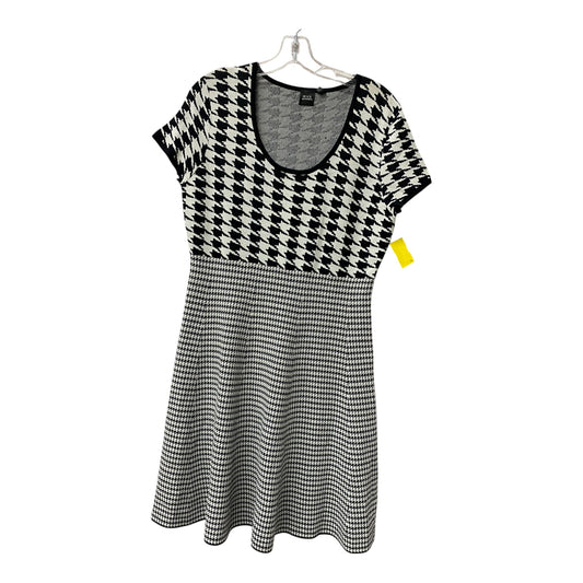Dress Casual Short By Saks Fifth Avenue In Black & White, Size:L