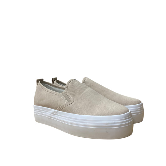 SHOES FLATS  In TAN, Size: 6