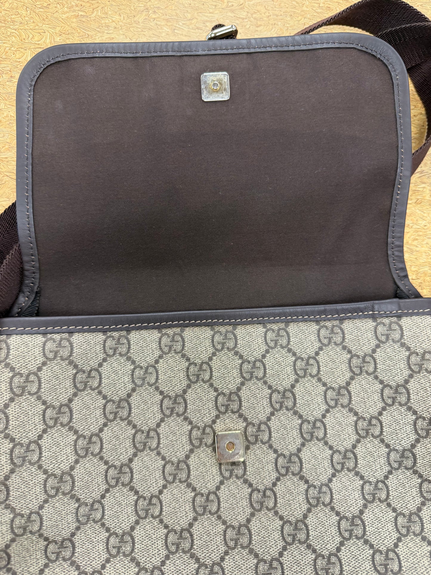 Crossbody Luxury Designer By Gucci In Brown, Size:Medium