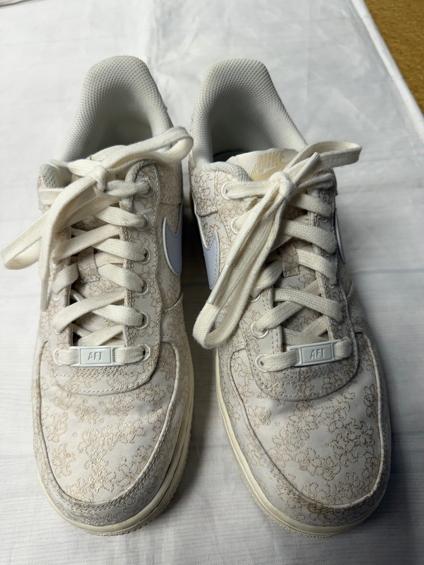 Shoes Athletic By Nike In Cream, Size:8