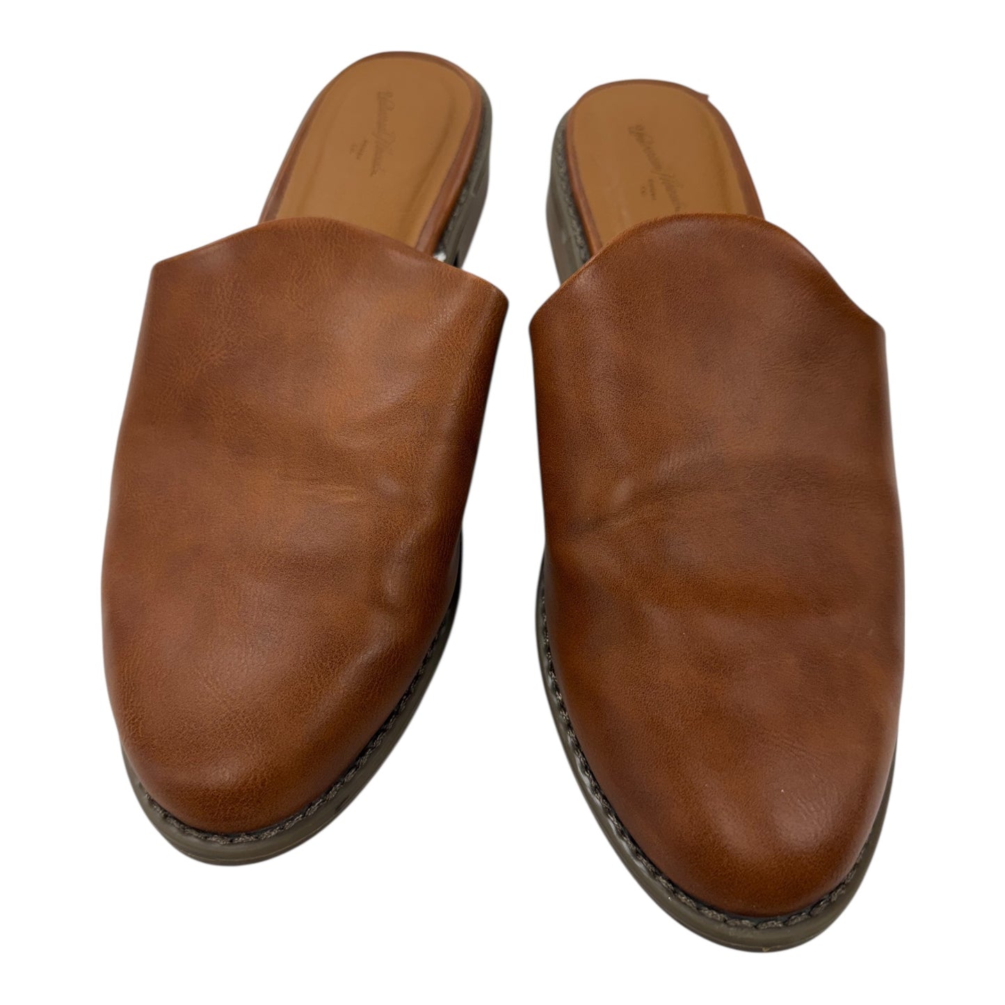 Shoes Flats By Universal Thread In Brown, Size:8
