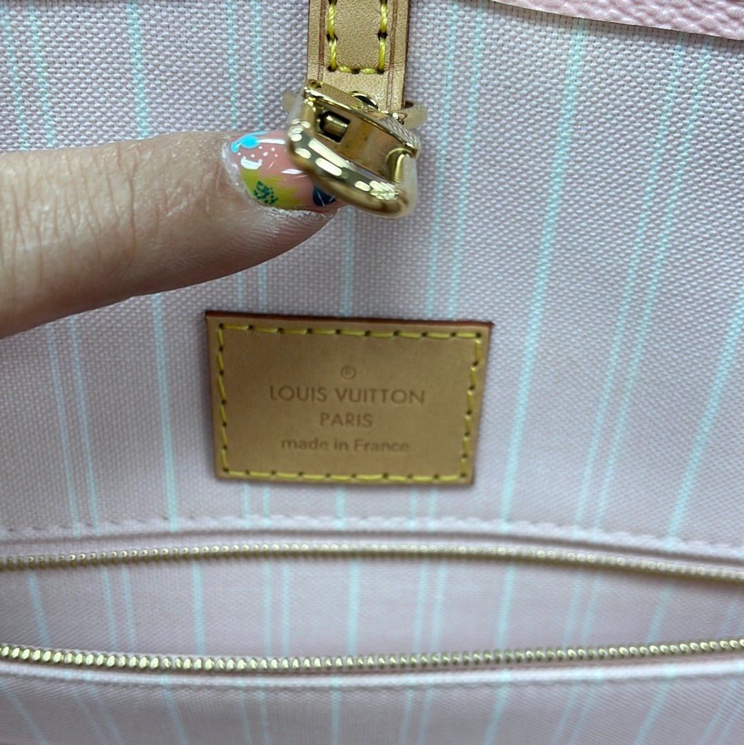 Handbag Designer By Louis Vuitton  Size: Large