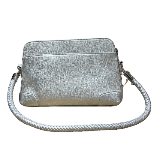 Handbag   Size: Medium