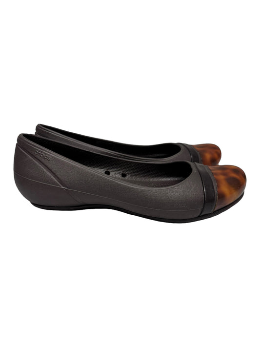Shoes Flats Other By Crocs  Size: 6